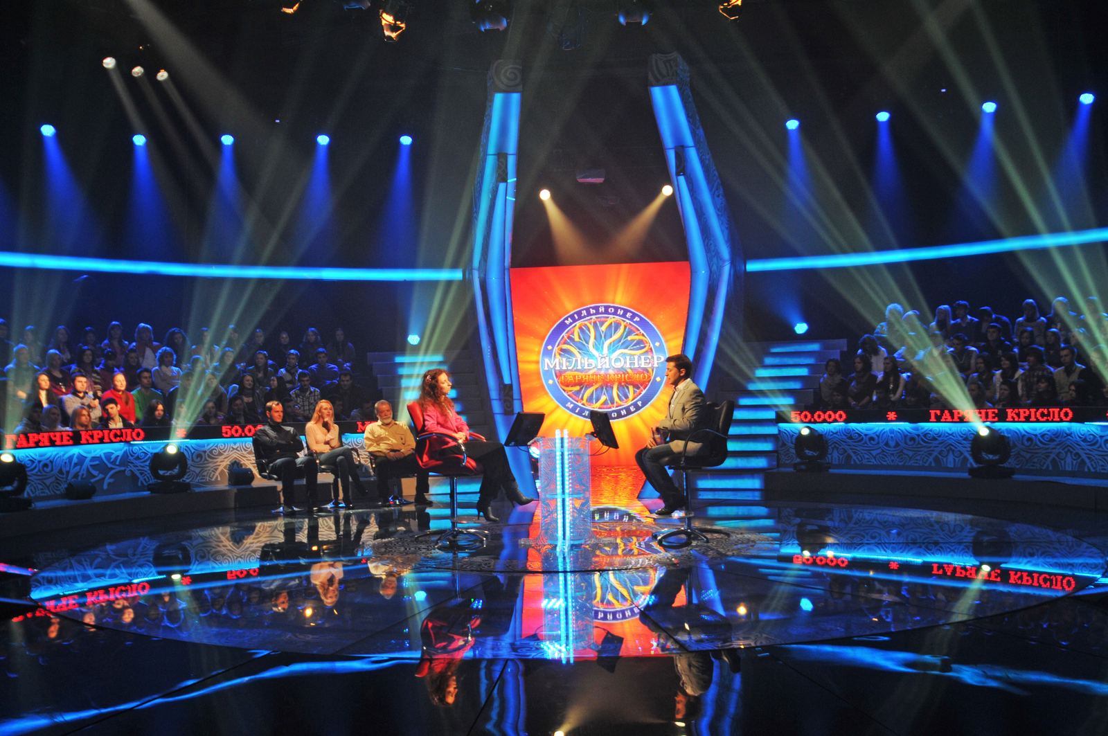 Quiz show studio with TRUE dvLED set dvLED walls